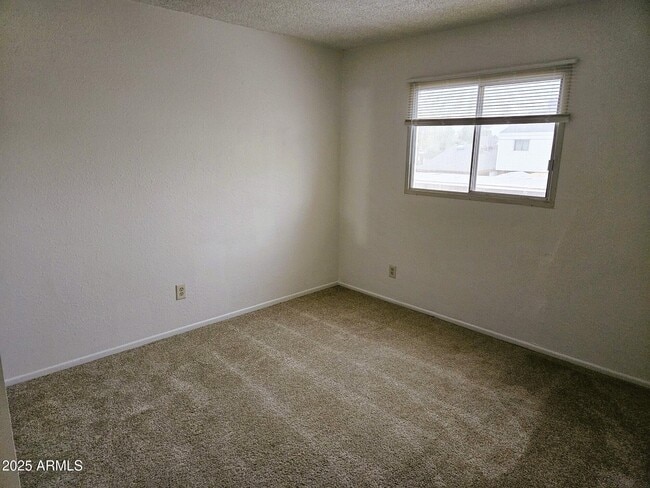 Building Photo - 6557 S La Rosa Dr