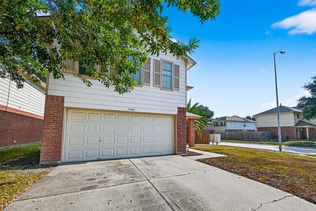 Building Photo - 11902 Rolling Stream Dr