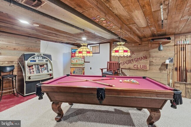 Building Photo - 218 Holly Ave