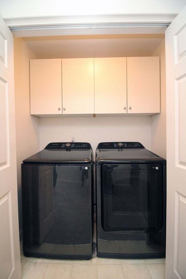 Building Photo - 20149 SW Georgene Ct