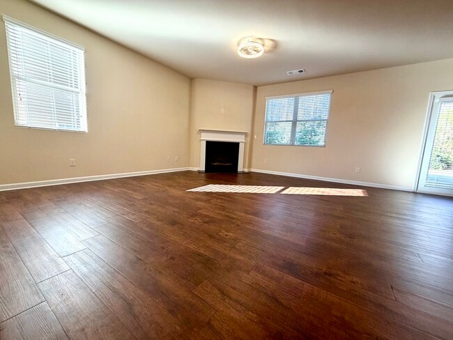 Building Photo - 8 Thimbleberry Dr