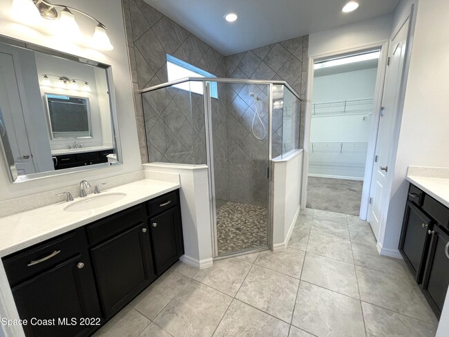 Building Photo - 2881 Casterton Dr
