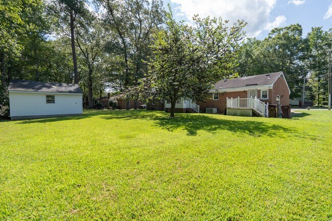 Building Photo - MOVE IN READY 4 Bedroom in Western Branch!