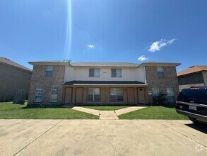 Building Photo - 4411 Jeff Scott Dr