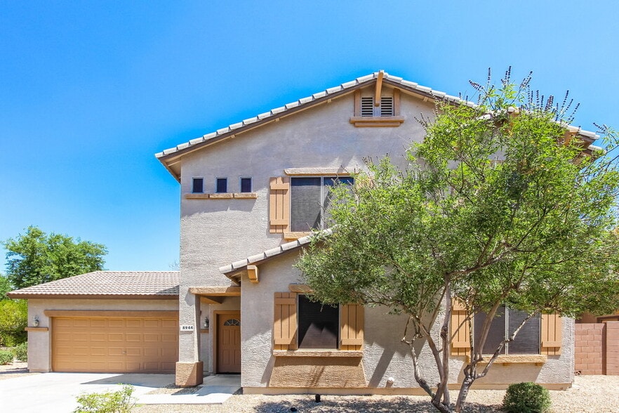 Primary Photo - 8944 W Grovers Ave