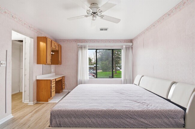 Building Photo - 1235 S Maple Rd