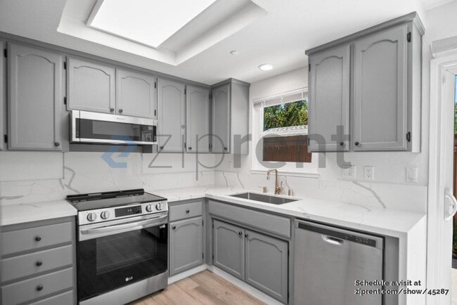 Building Photo - 2123 Chestnut St