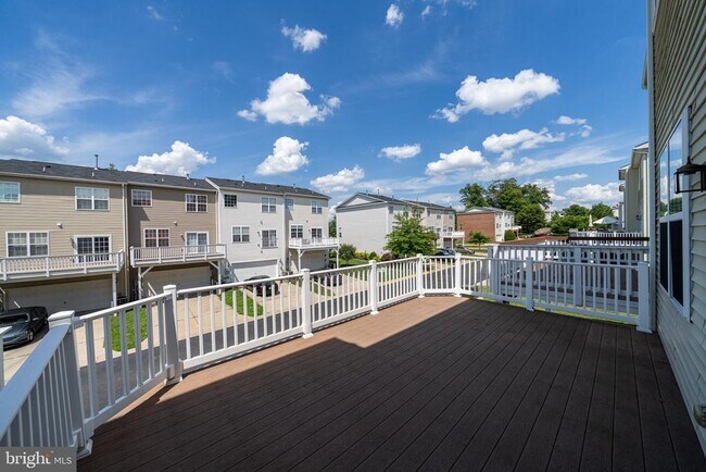 Building Photo - 15970 Greymill Manor Dr