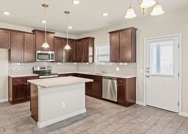 Building Photo - Beautiful 3 Bedroom Home with Open Layout ...