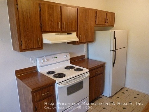 Building Photo - Nice 3 BR / 2 BA Home In Royal Manor Villas