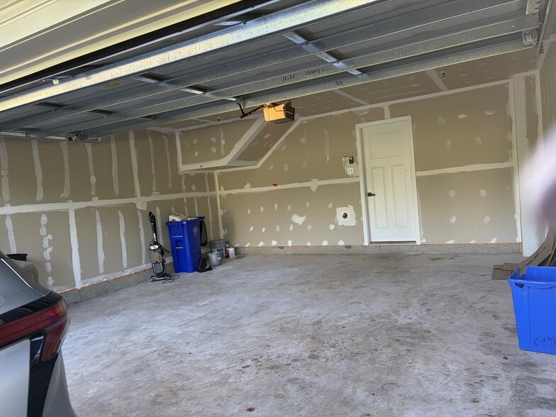 Building Photo - 9623 Tall Oaks Rd