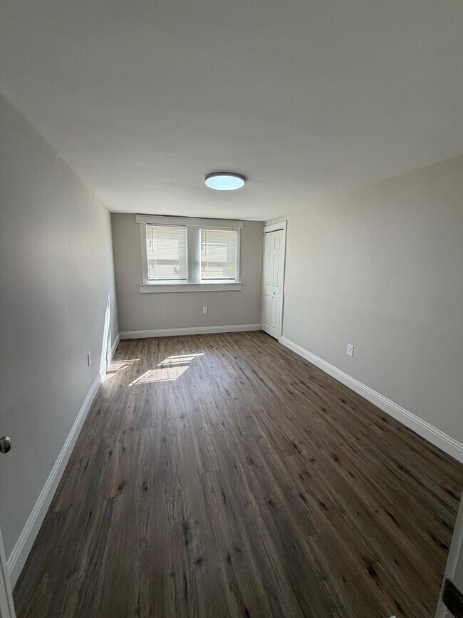Building Photo - 3526 Evergreen Ave