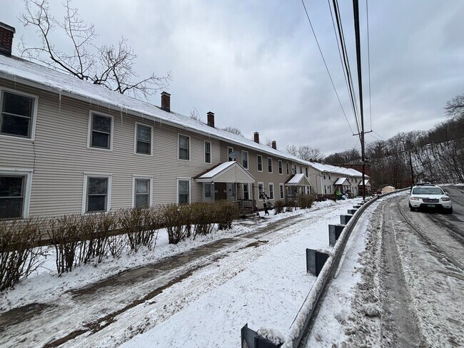 Building Photo - 133-143 Beaver St