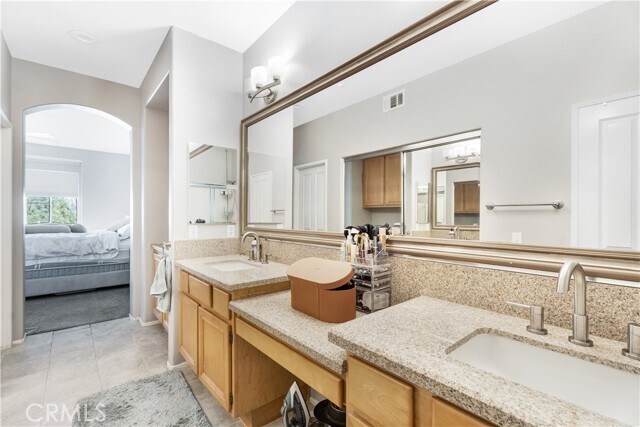 Building Photo - 12 Calle Viveza