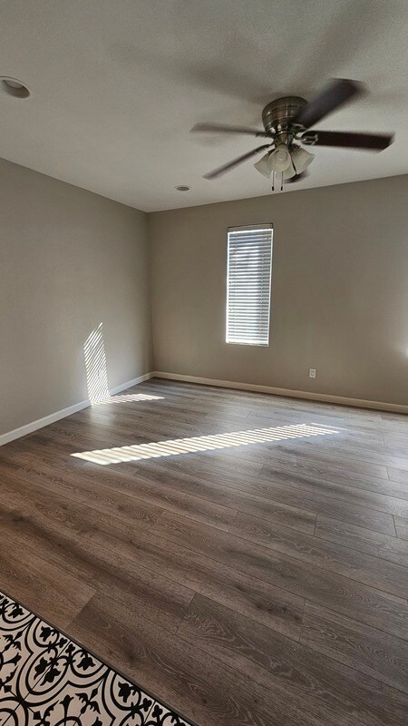 Building Photo - 711 S Roca St