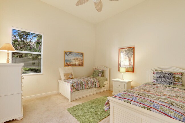 Building Photo - 528 Les Jardin Dr