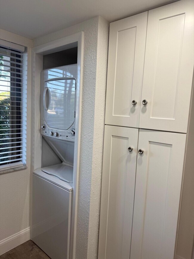 Building Photo - 2786 Tennis Club Dr