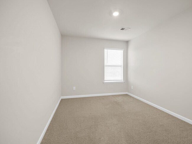 Building Photo - Modern living meets Convenience- Townhome in Greer, SC! $500 OFF First Months Rent!!