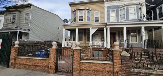 Building Photo - 535 E 29th St