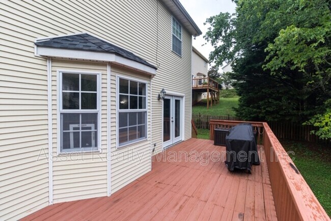 Building Photo - 9009 Tall Timber Dr