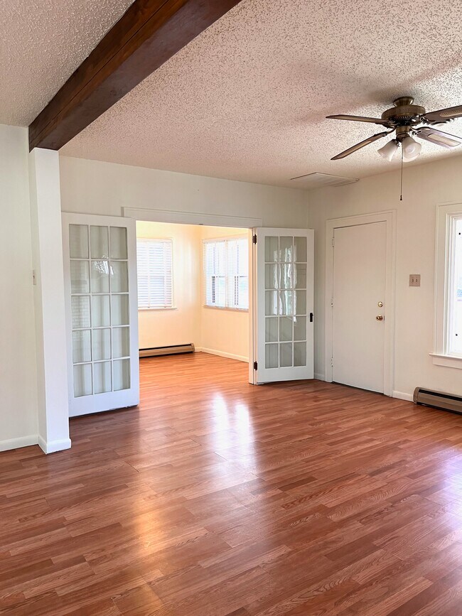 Building Photo - 1322 Lake Ave