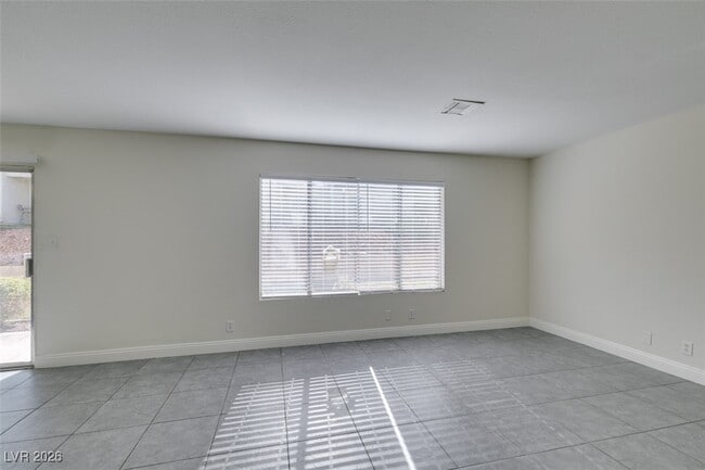 Building Photo - 764 Lawrence Dr