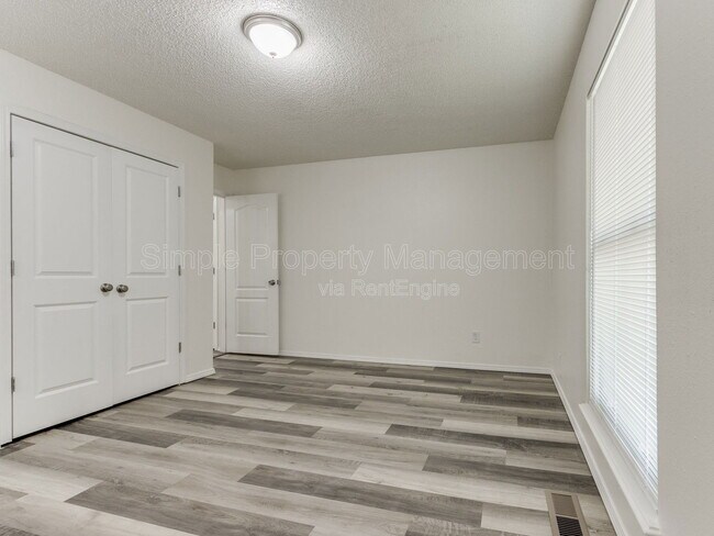 Building Photo - 704 Pepperdine Ave
