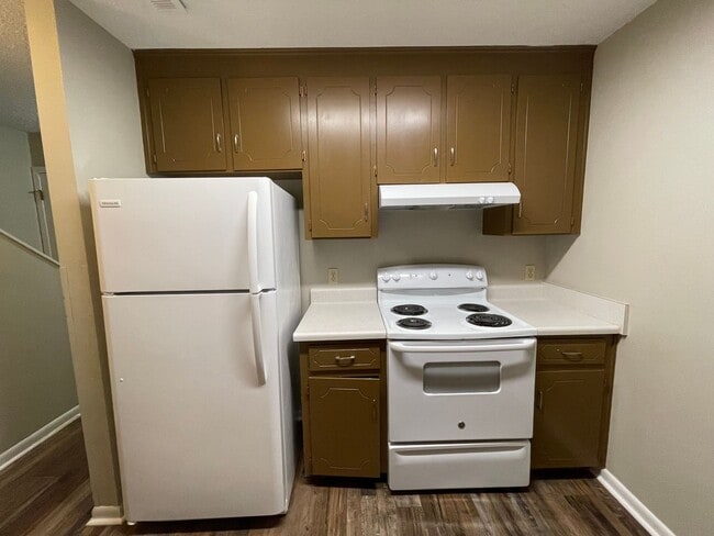 Building Photo - Rolling Acres