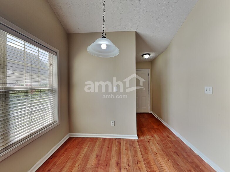 Building Photo - 3257 Tuggle Ives Dr