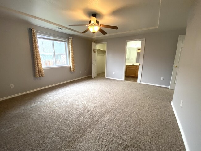 Building Photo - 1414 Pheasant Way