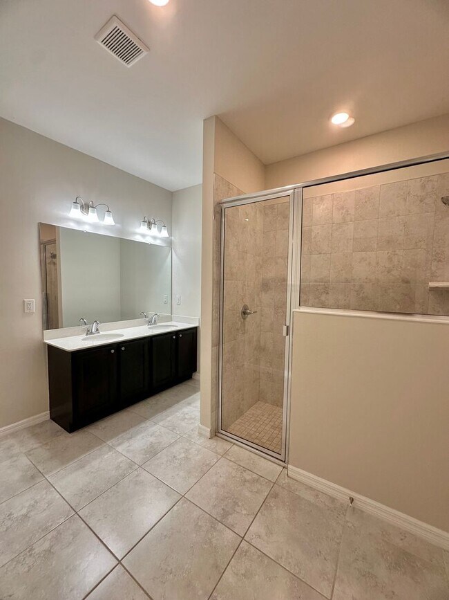 Building Photo - 624 Corrientes Cir