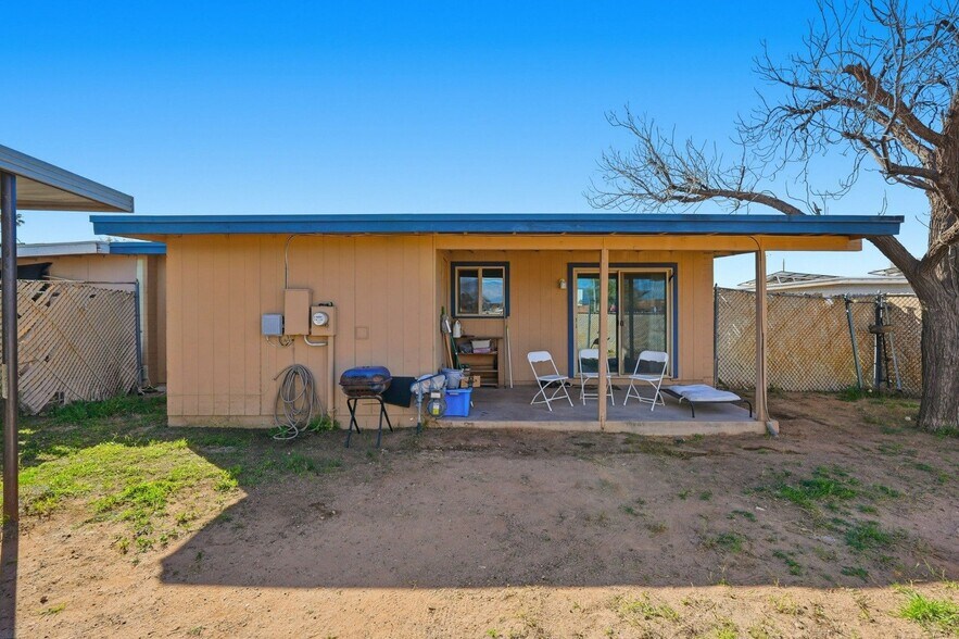 Building Photo - 2439 Parkside Dr