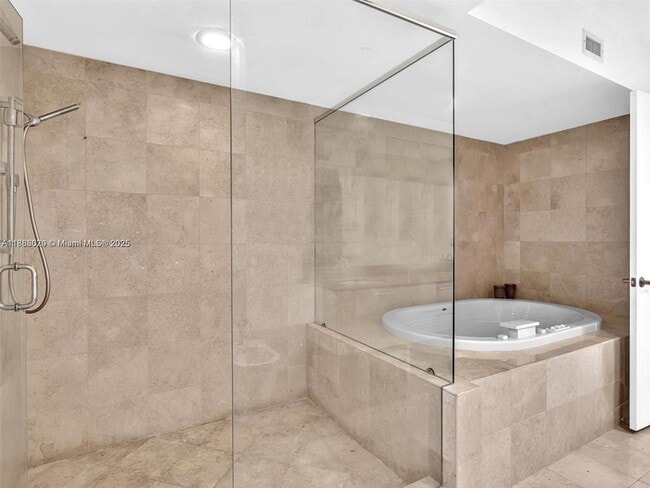 Building Photo - 17201 Collins Ave