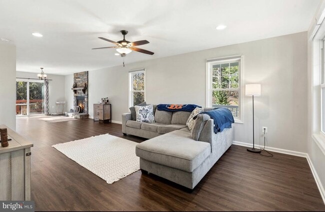 Building Photo - 144 Rollason Dr