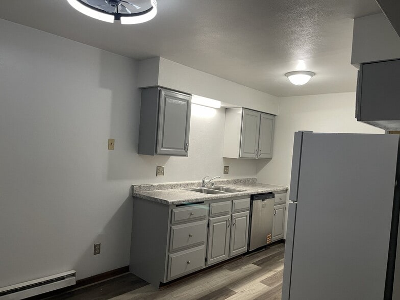 Building Photo - 2241 Luann Ln
