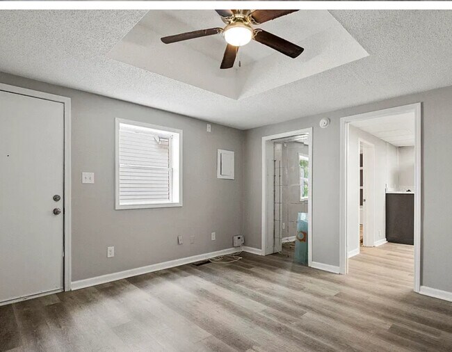 Building Photo - 1315 Huestis Ave