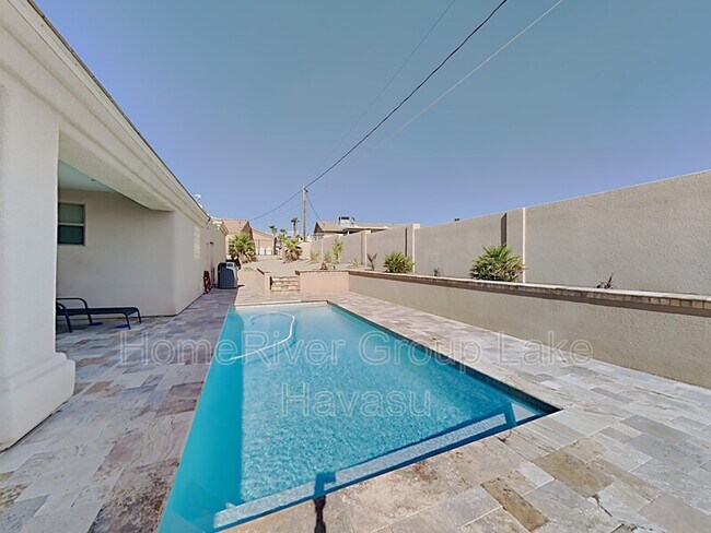 Building Photo - 1890 Ranchito Dr