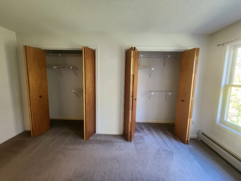 Building Photo - 91 Forest Dr