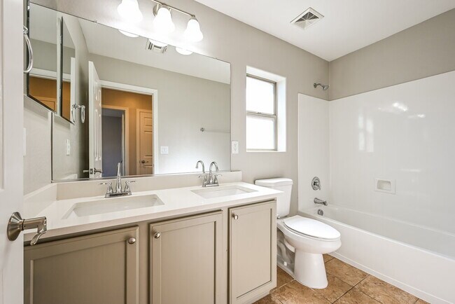 Building Photo - 3827 Adamanda Ct