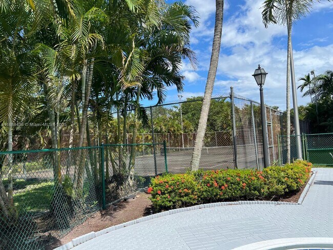 Building Photo - 1021 Mockingbird Ln