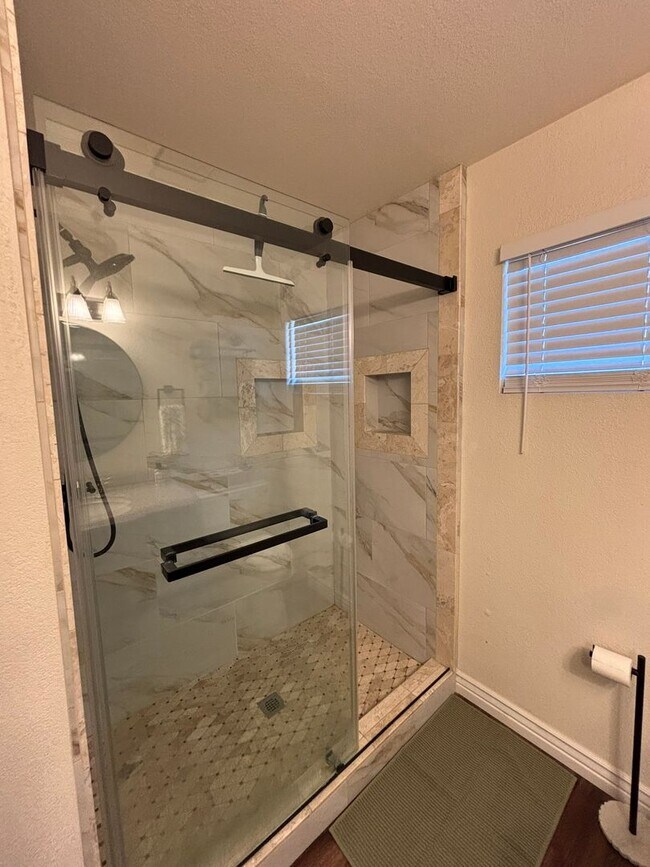 Building Photo - Discover comfortable seasonal living in Mesa, AZ with this well-appointed furnished & updated 2-b...