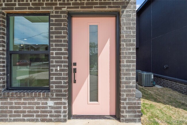 Building Photo - 103 N Atlanta St