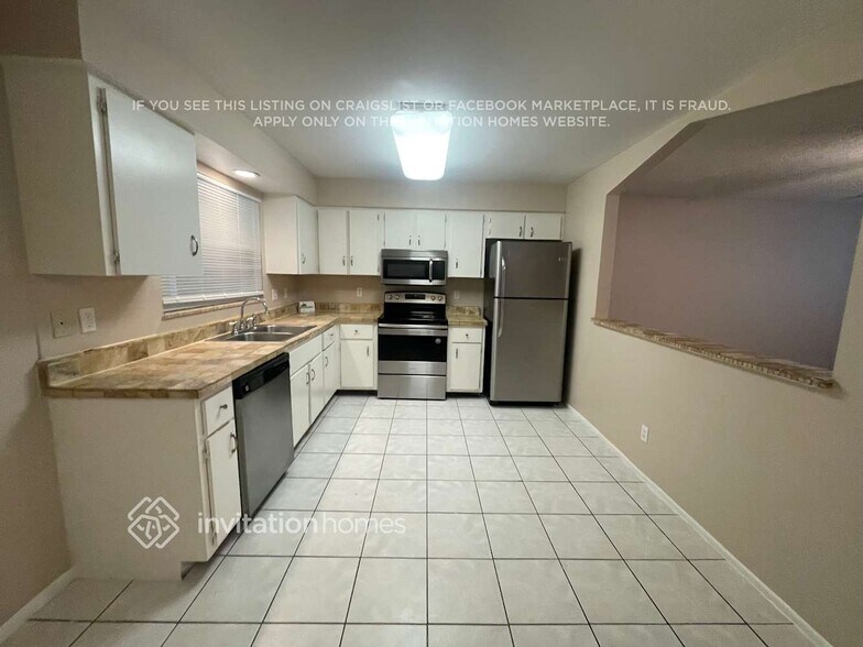 Building Photo - 15732 Treasure Island Ln