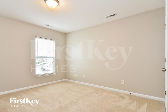 Building Photo - 1412 Pondhaven Dr