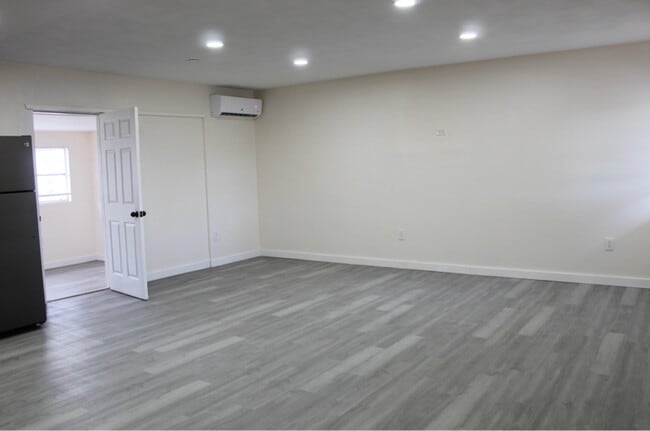 Building Photo - 22144 Laramore Ave