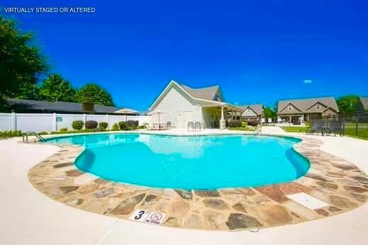 Building Photo - 9015 Seven Lakes Dr