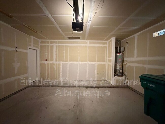 Building Photo - 4875 Mount Salas St NE