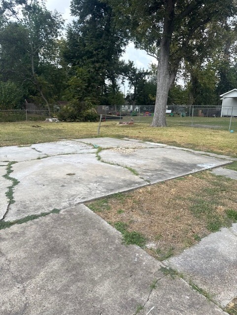 Building Photo - 4517 Hirsch Rd