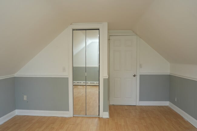 Building Photo - 5 Nash Pl