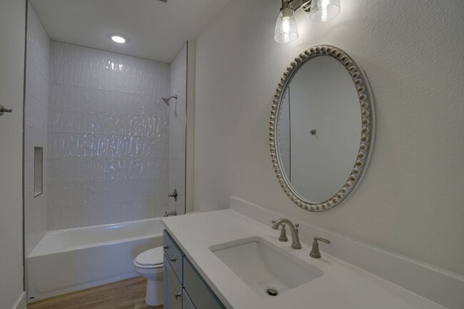 Building Photo - 300 Red Bird Dr